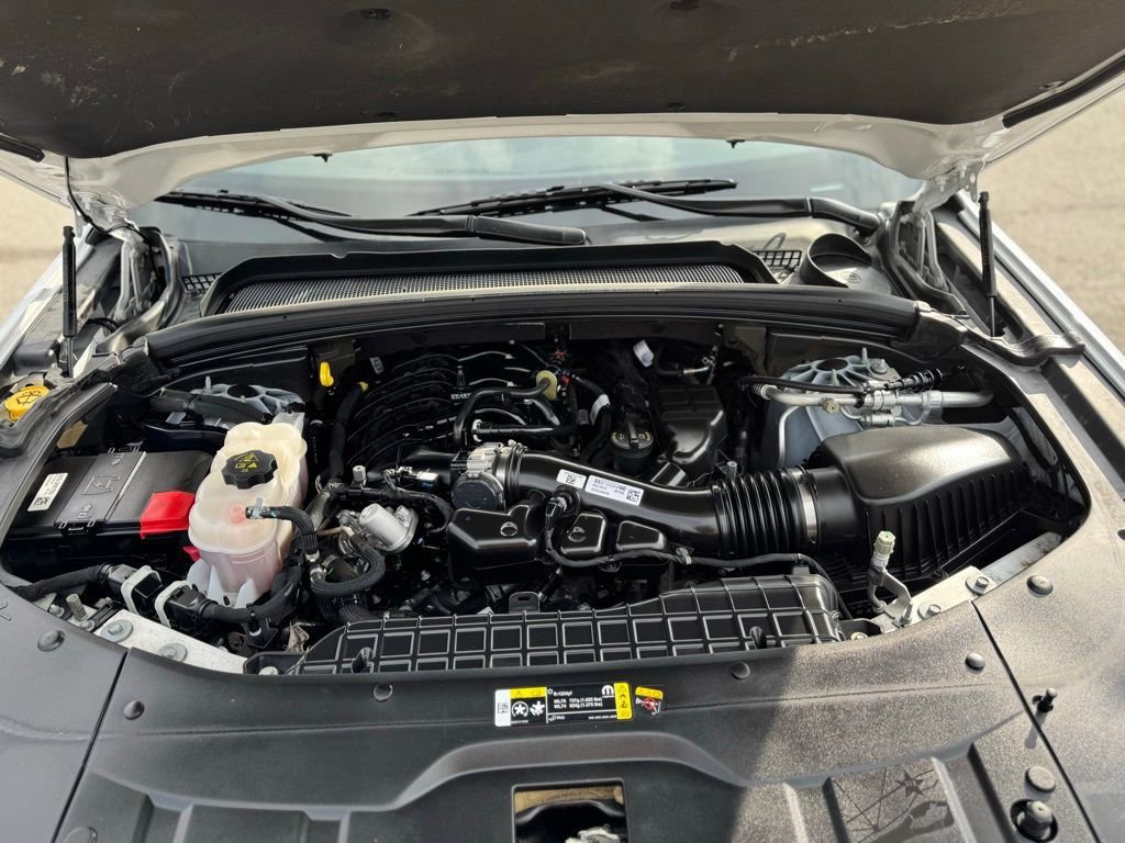 Used 2023 Jeep Grand Cherokee Laredo image 29