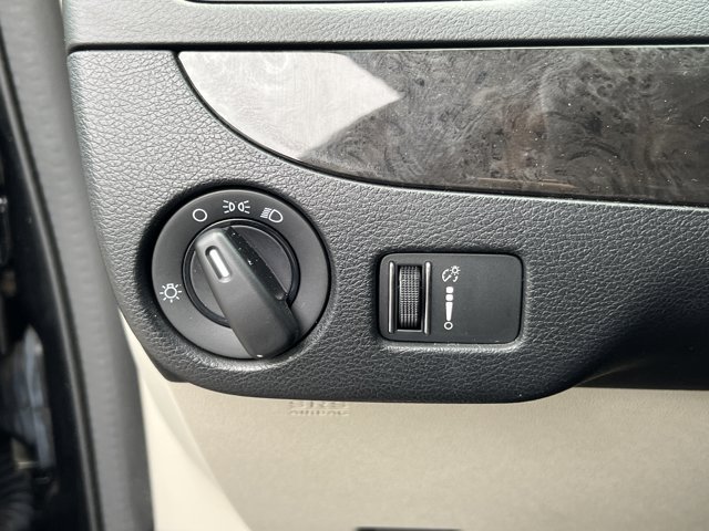 Used 2019 Dodge Grand Caravan SE w/ UConnect Hands-Free Group FWD image 25