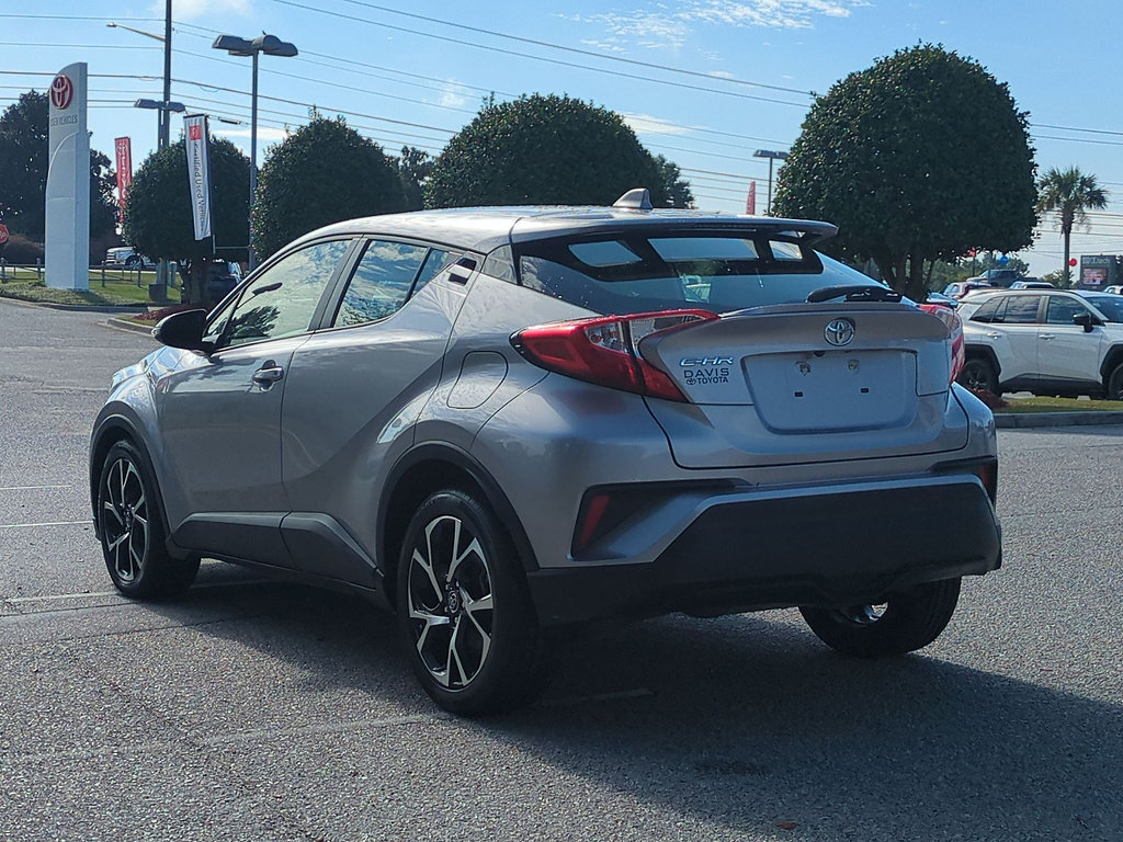 Used 2019 Toyota C-HR XLE FWD image 5
