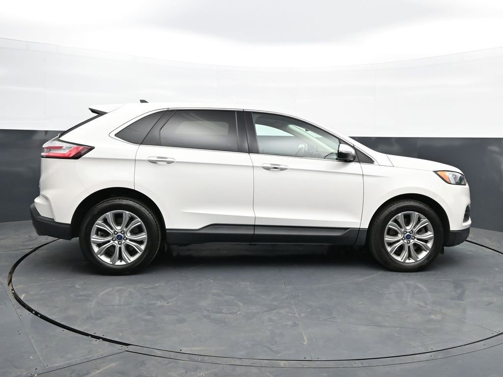 Used 2022 Ford Edge Titanium AWD/4WD image 9
