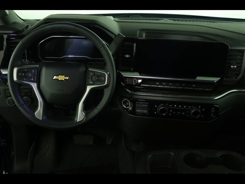 Used 2023 Chevrolet Silverado 1500 LT w/ Convenience Package II AWD/4WD image 17