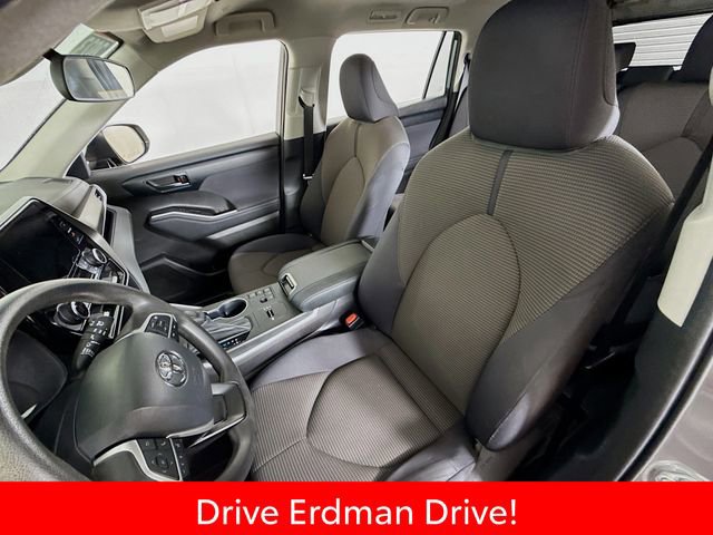 Used 2023 Toyota Highlander L image 5