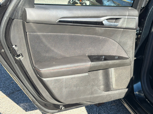 Used 2014 Ford Fusion SE FWD image 19