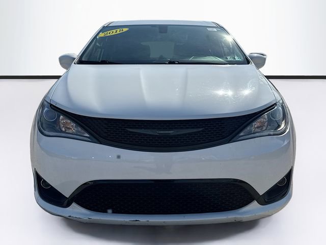 Used 2018 Chrysler Pacifica Touring Plus w/ S Appearance Package FWD video 2