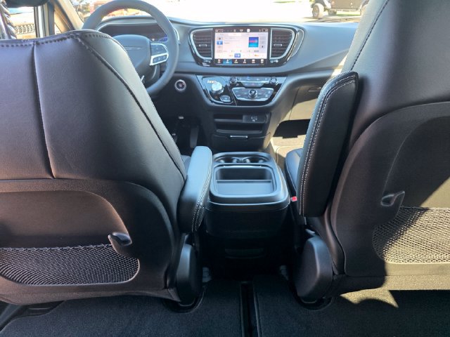 New 2027 Chrysler Pacifica LX FWD image 16