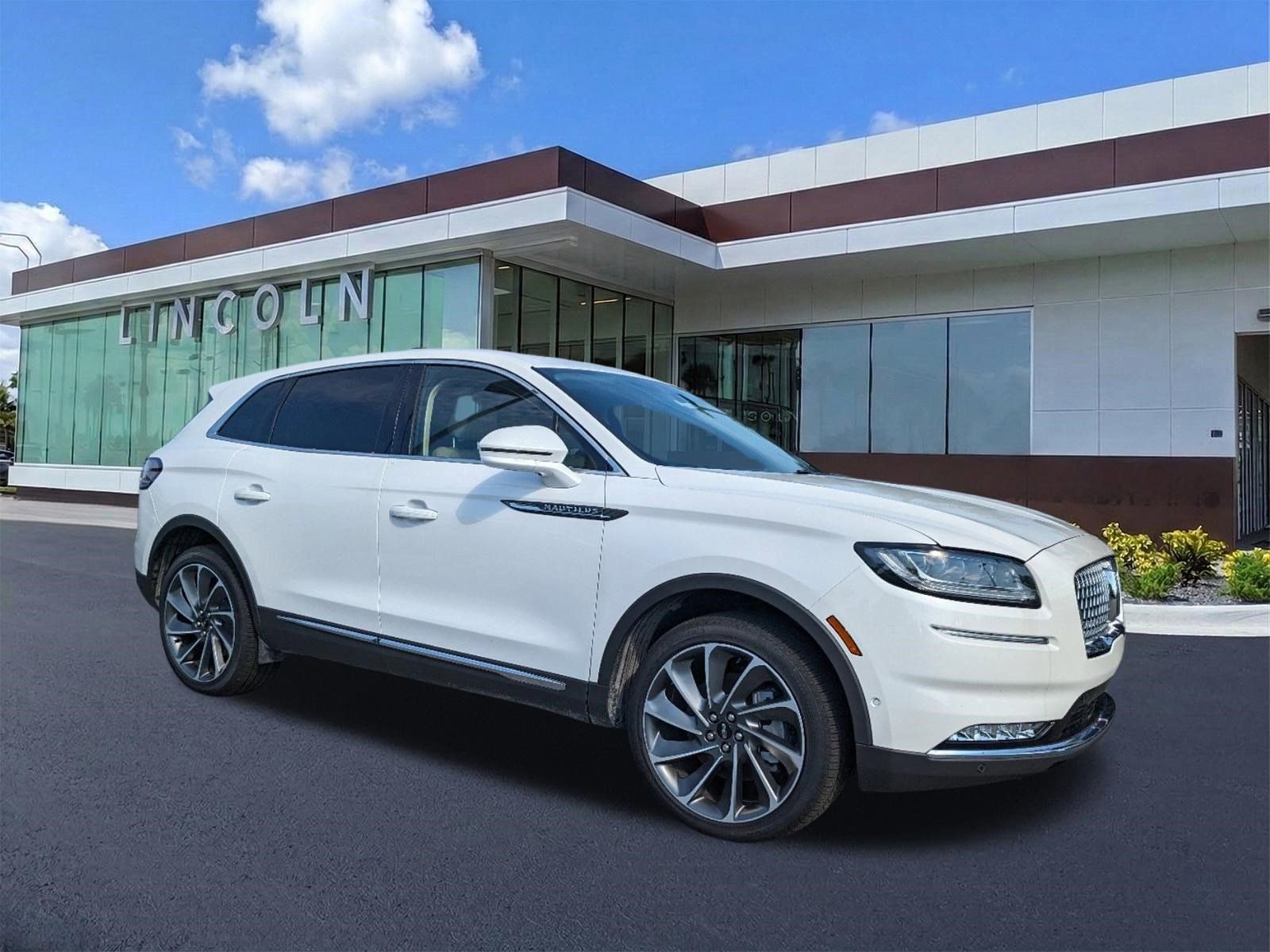 Certified 2023 Lincoln Nautilus Reserve w/ Equipment Group 202A image 3