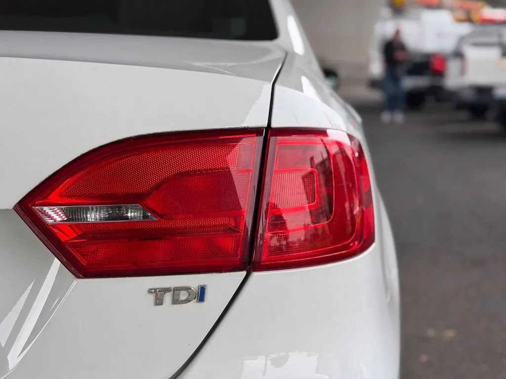 Used 2014 Volkswagen Jetta TDI FWD image 17