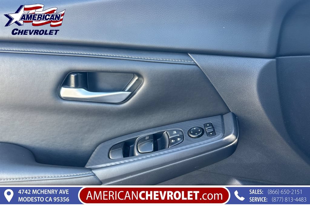 Used 2025 Nissan Sentra SV FWD image 11