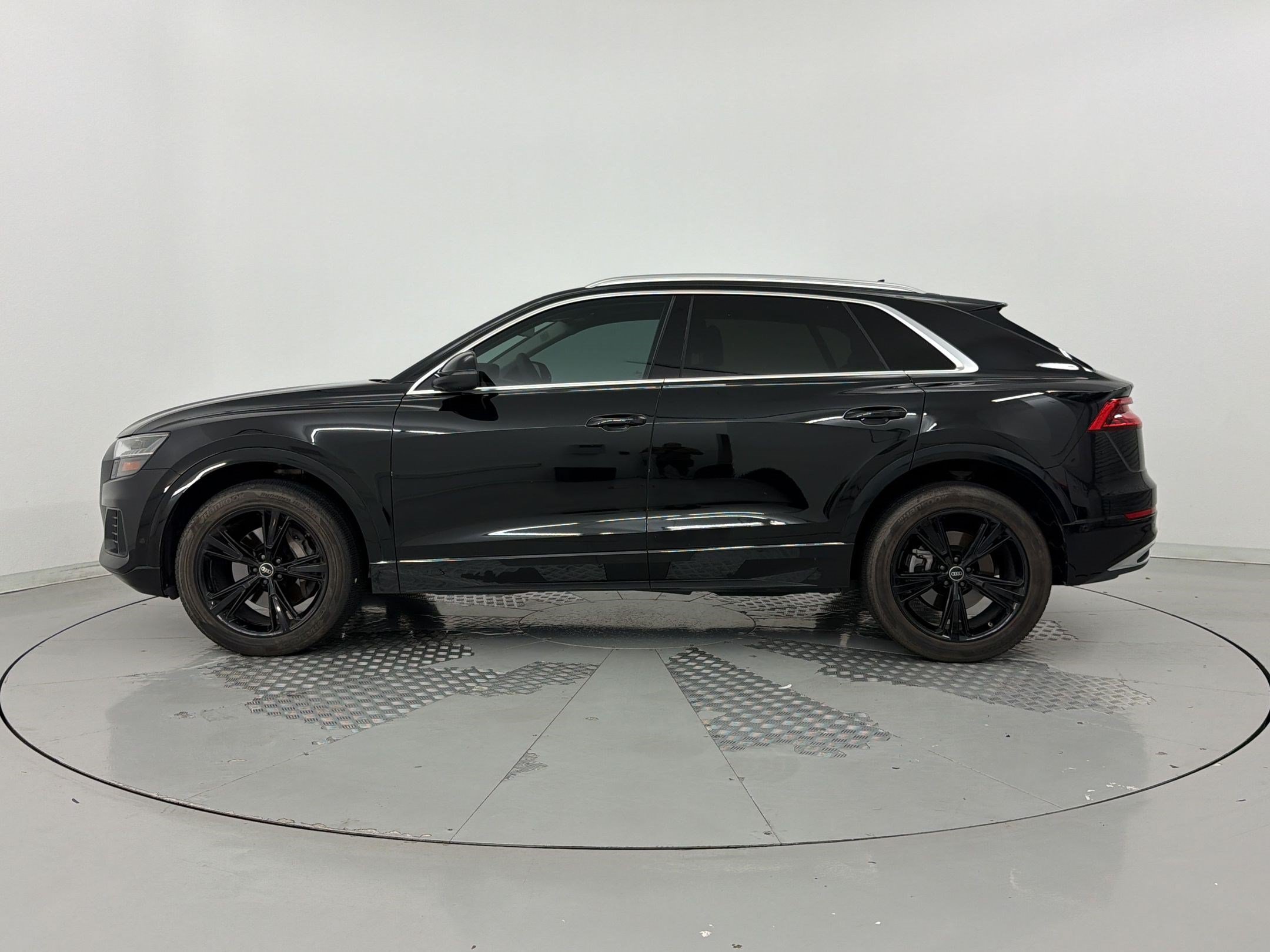 Used 2023 Audi Q8 Premium Plus w/ Premium Plus Package AWD/4WD image 2