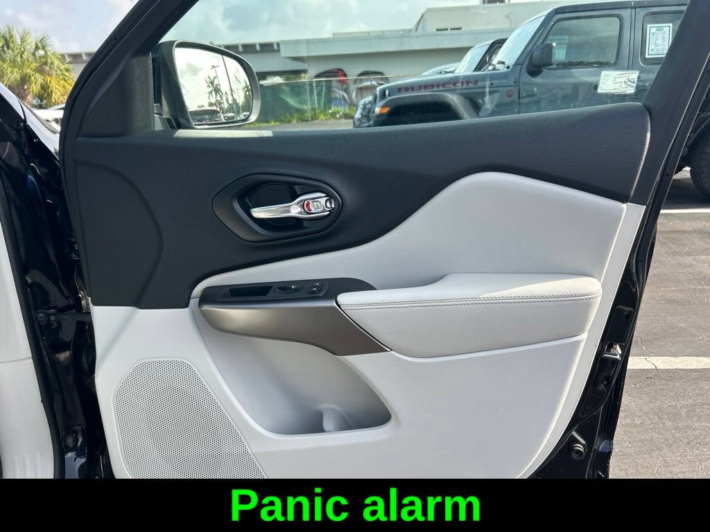Certified 2021 Jeep Cherokee Latitude Lux w/ Sun & Sound Group FWD image 28