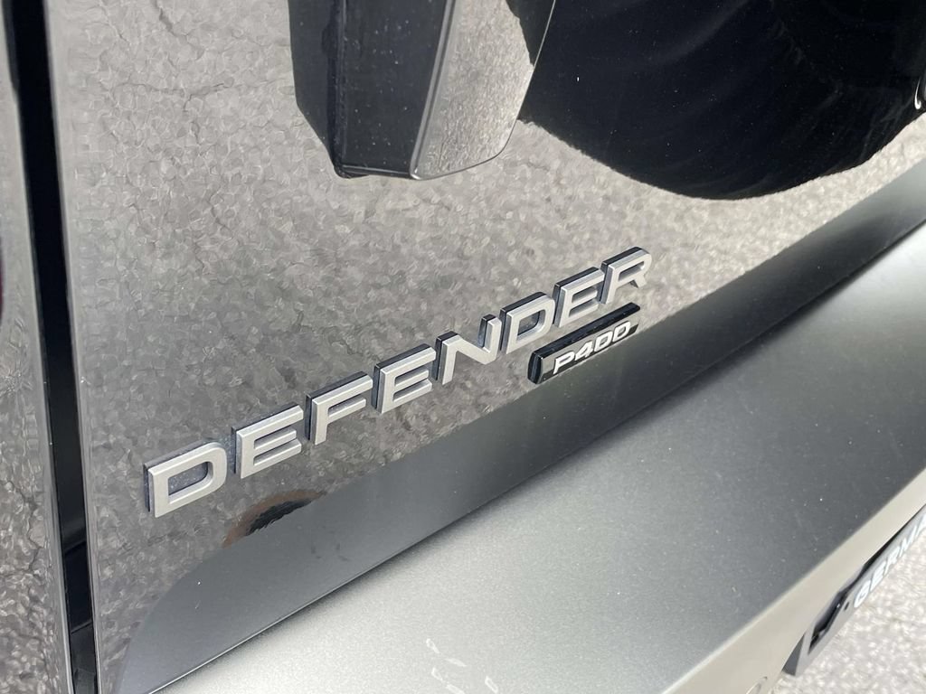 Used 2023 Land Rover Defender 110 X-Dynamic SE AWD/4WD image 8