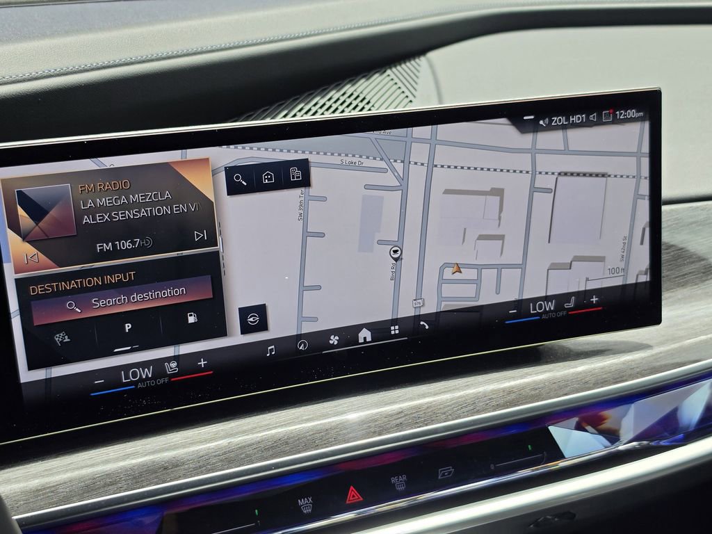 Used 2023 BMW 760i xDrive w/ Executive Package image 22