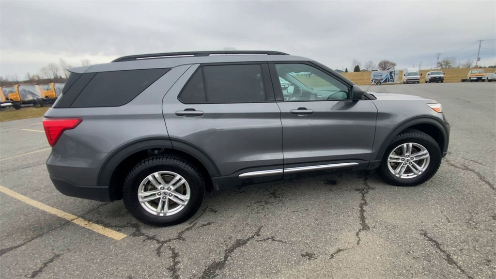 Used 2022 Ford Explorer XLT image 9