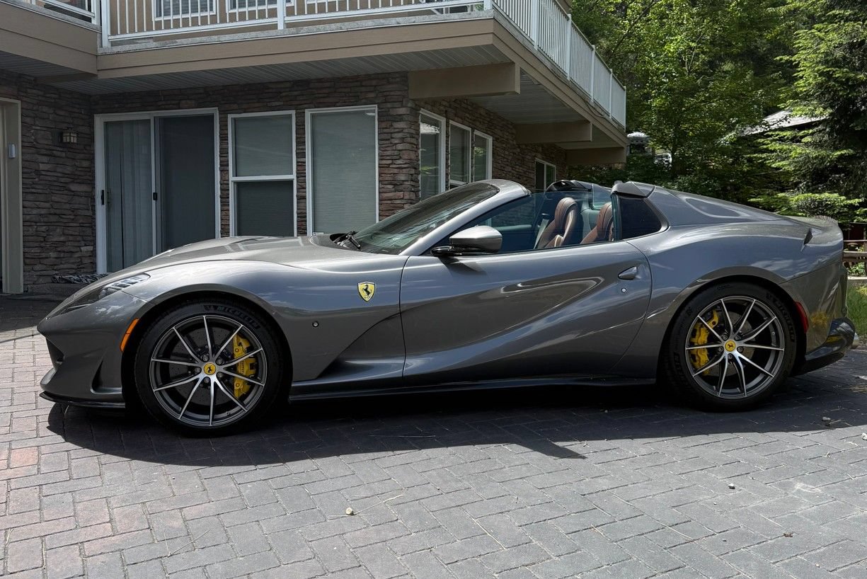 Used 2022 Ferrari 812 GTS RWD image 2