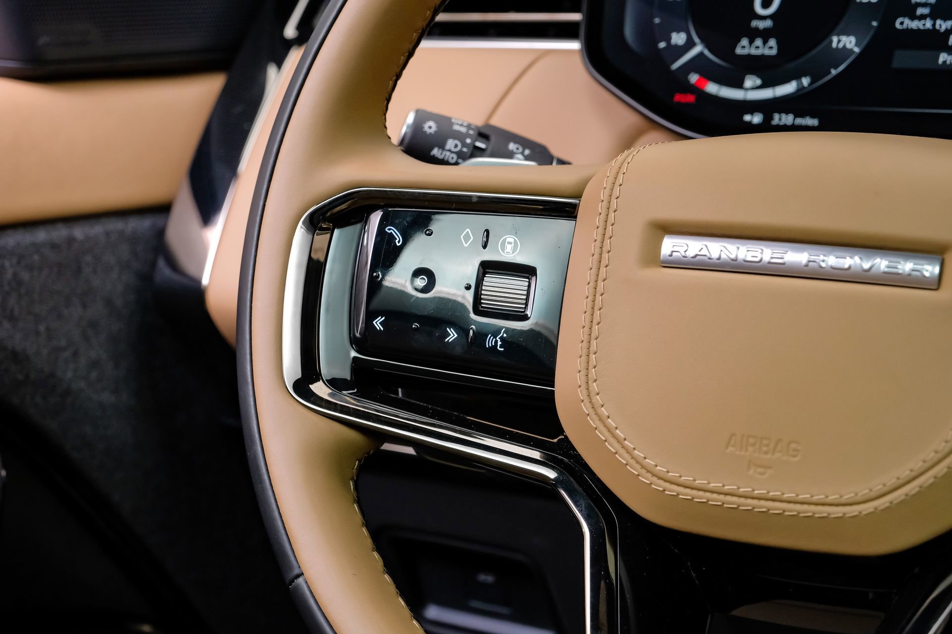 Used 2024 Land Rover Range Rover Sport Dynamic SE image 21