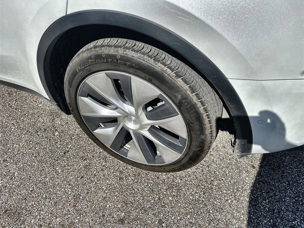 Used 2021 Tesla Model Y Long Range image 10