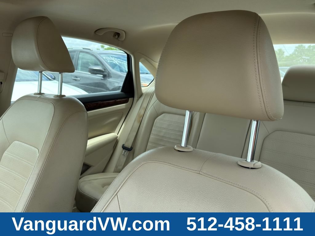 Used 2012 Volkswagen Passat 2.5 SEL FWD image 14