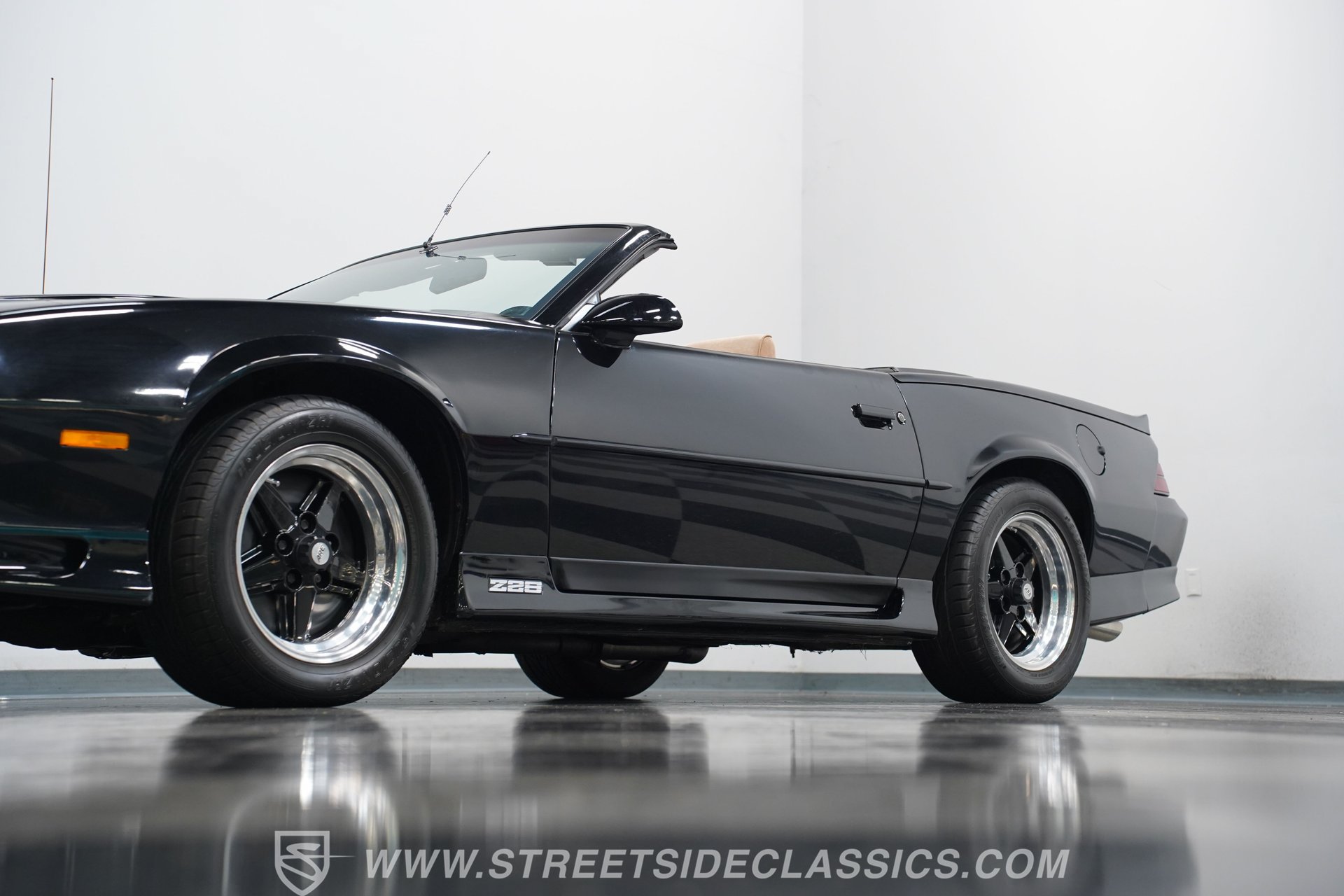 Used 1991 Chevrolet Camaro Z28 RWD image 23