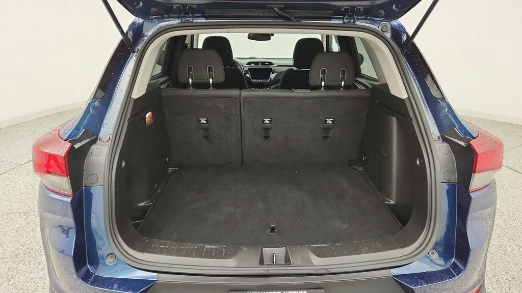 Used 2021 Chevrolet TrailBlazer LT w/ Convenience Package FWD image 22