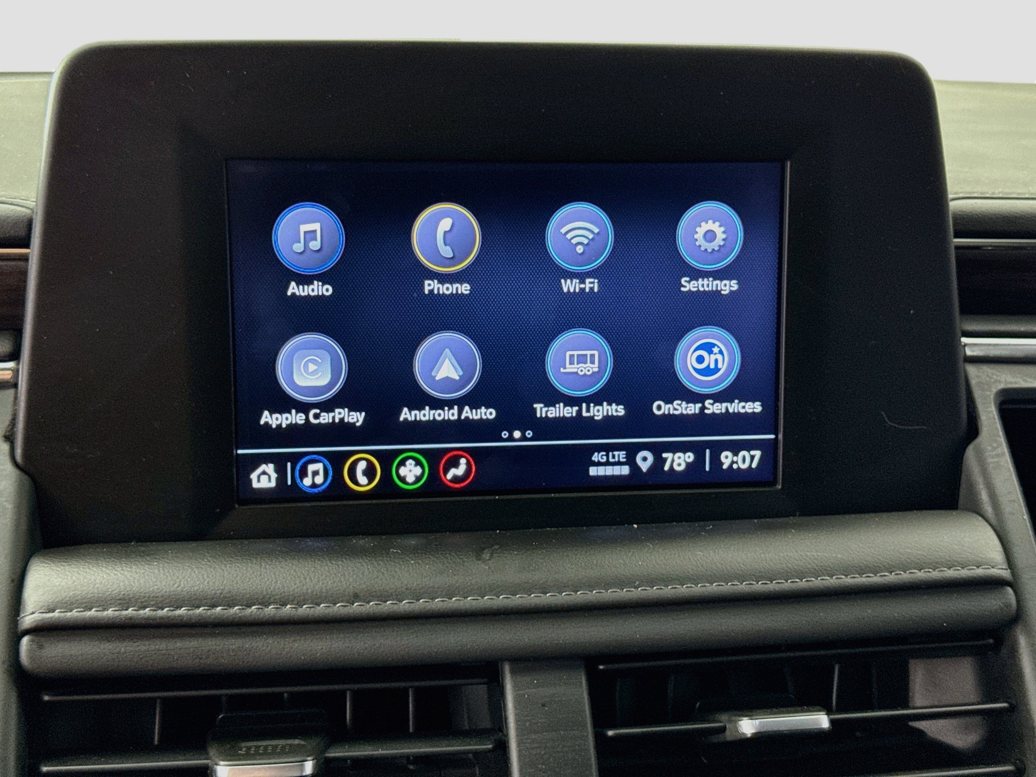 Used 2023 Chevrolet Suburban LS RWD image 16