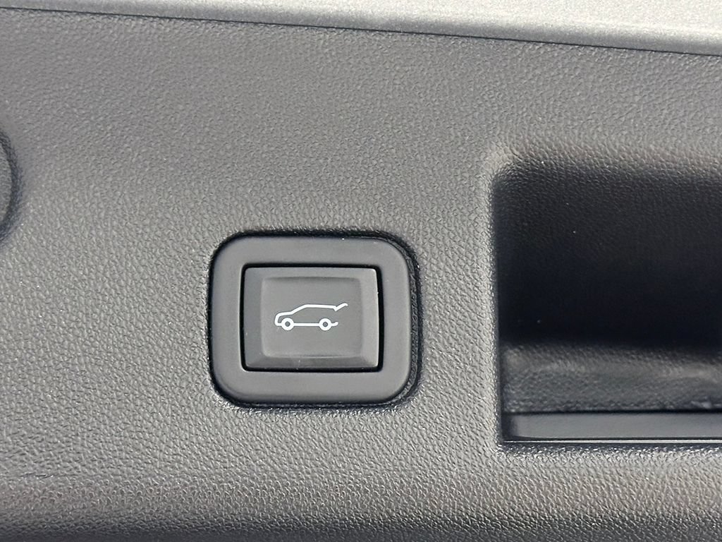 Used 2024 Chevrolet Equinox LT FWD image 13