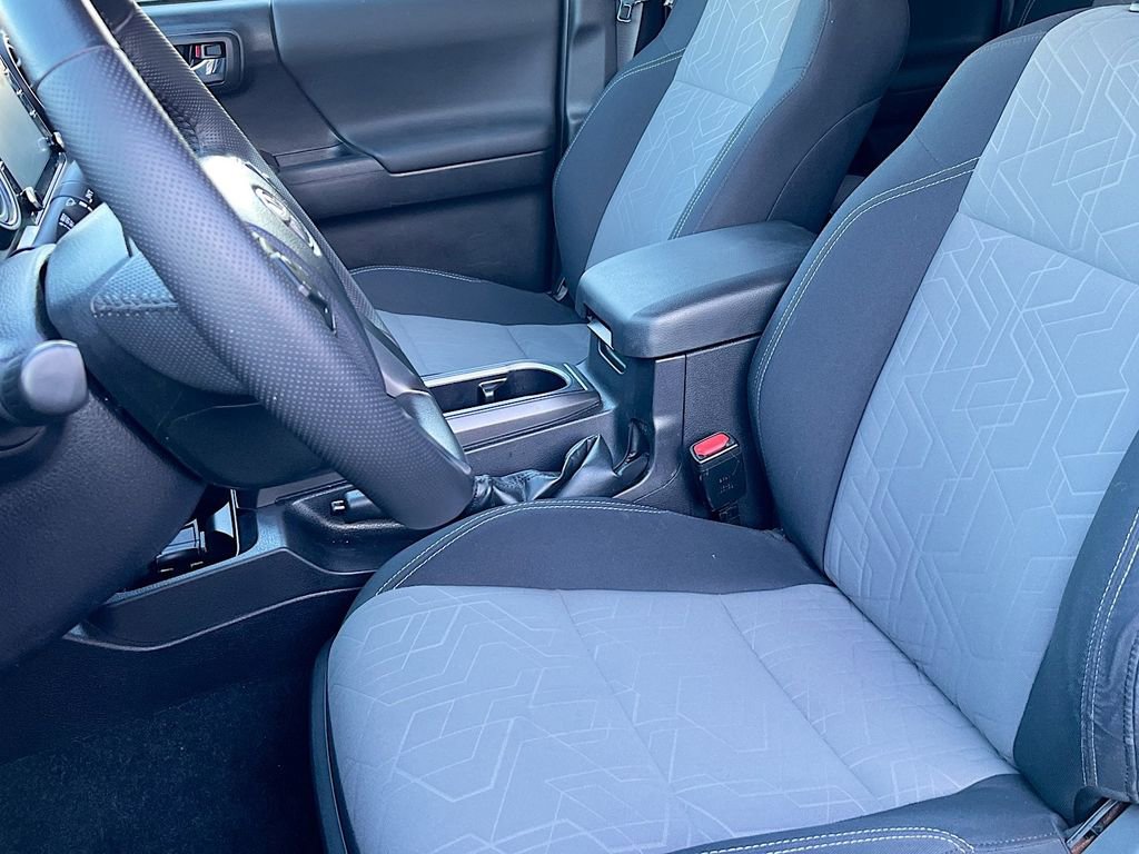 Used 2023 Toyota Tacoma TRD Sport w/ Advanced Technology Package image 19