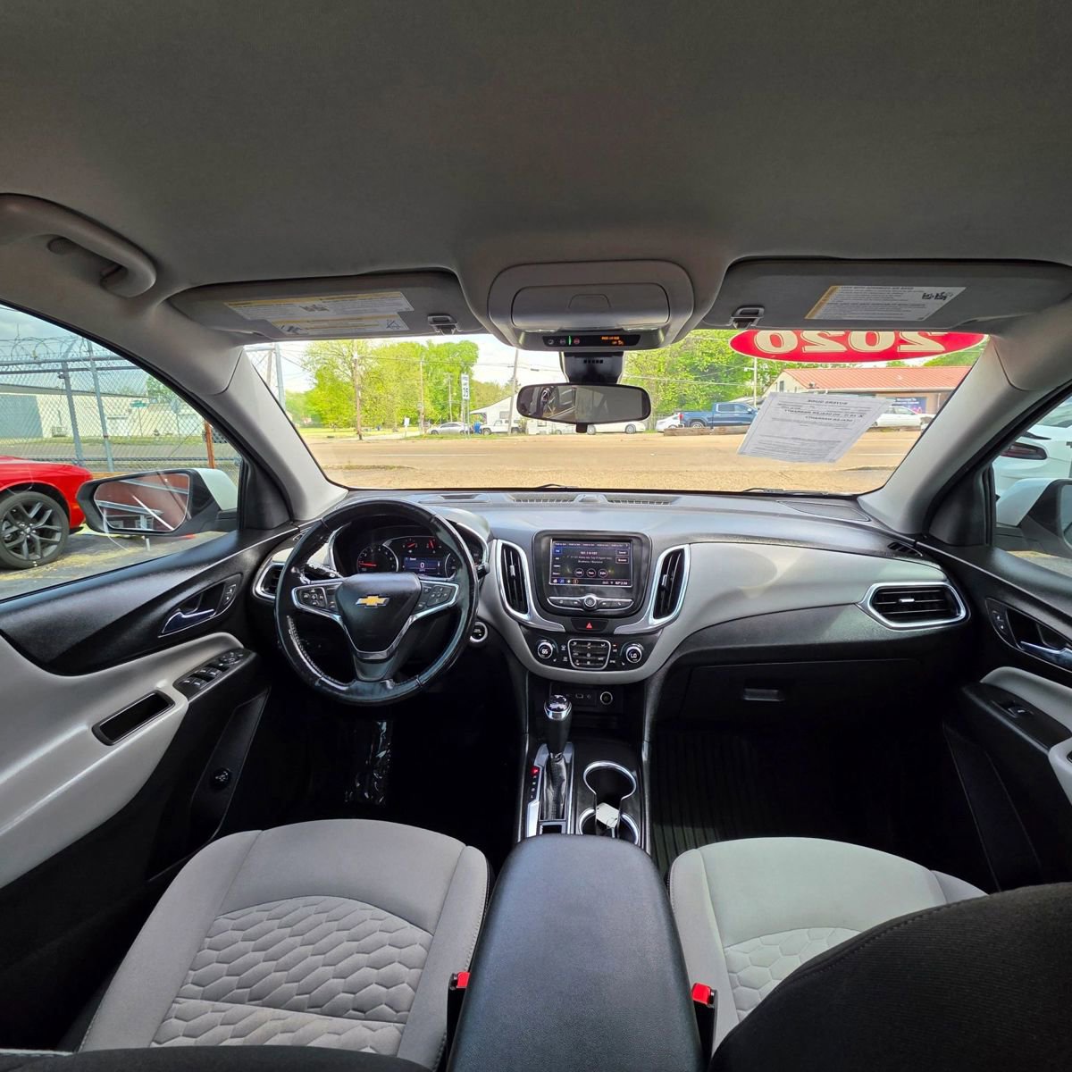 Used 2020 Chevrolet Equinox LT image 18