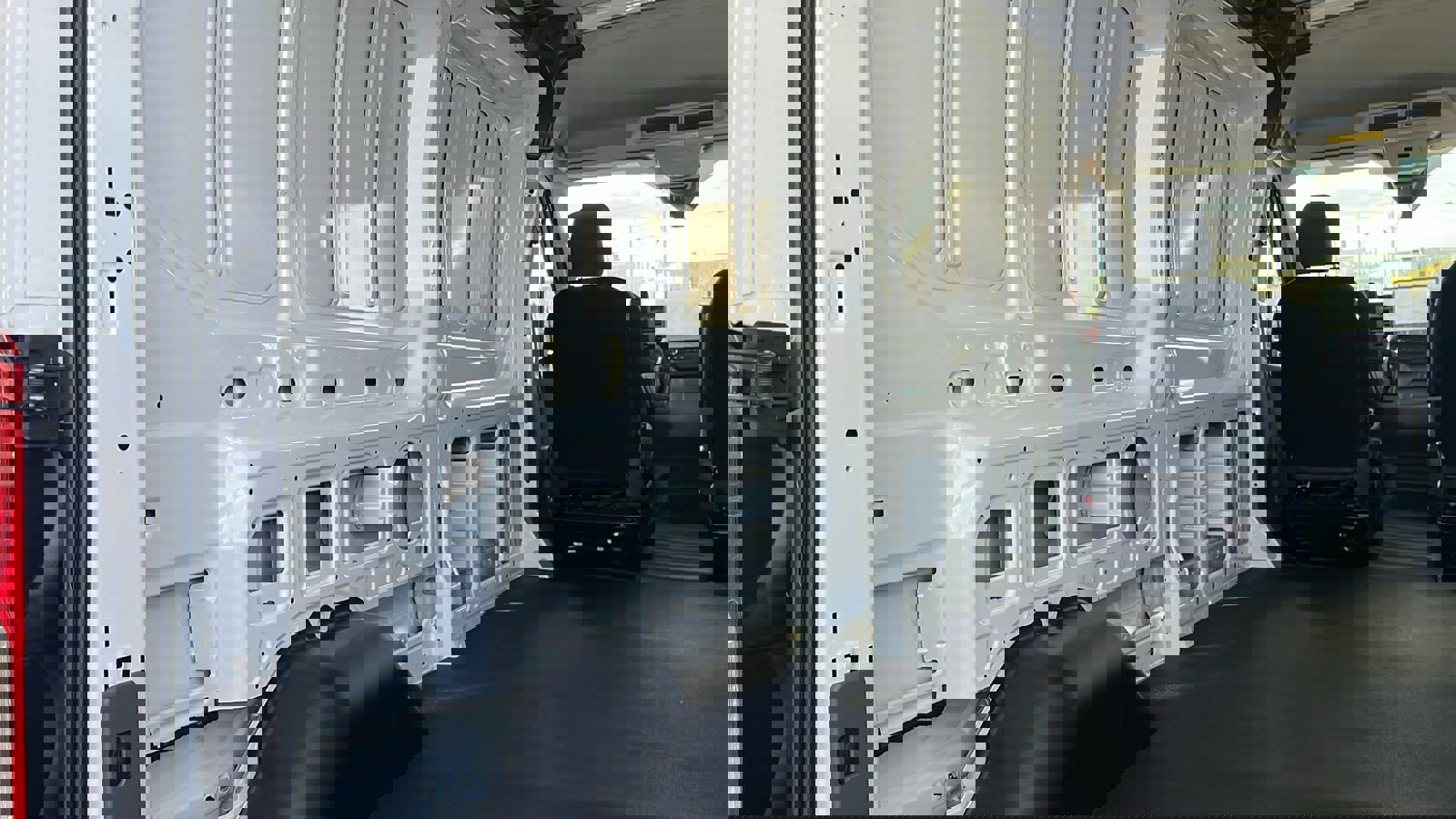 New 2026 Ford Transit 250 148 Medium Roof image 32