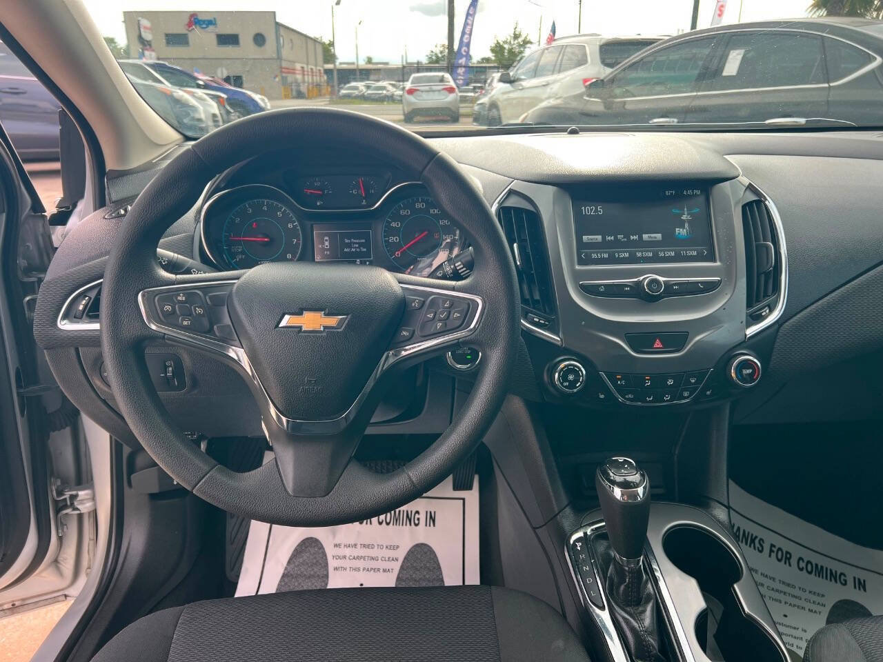 Used 2018 Chevrolet Cruze LT w/ Convenience Package FWD image 10