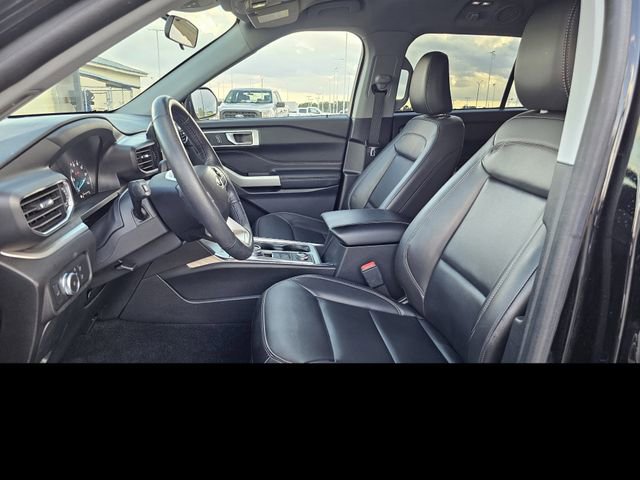 Certified 2022 Ford Explorer XLT w/ Equipment Group 202A image 12