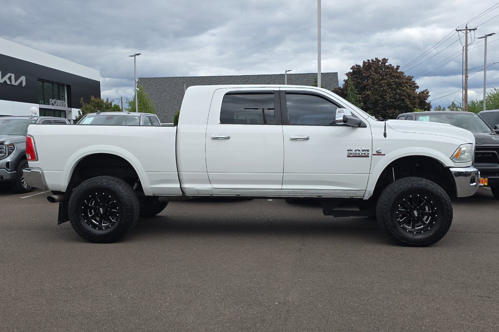 Used 2014 RAM 3500 Laramie AWD/4WD image 3