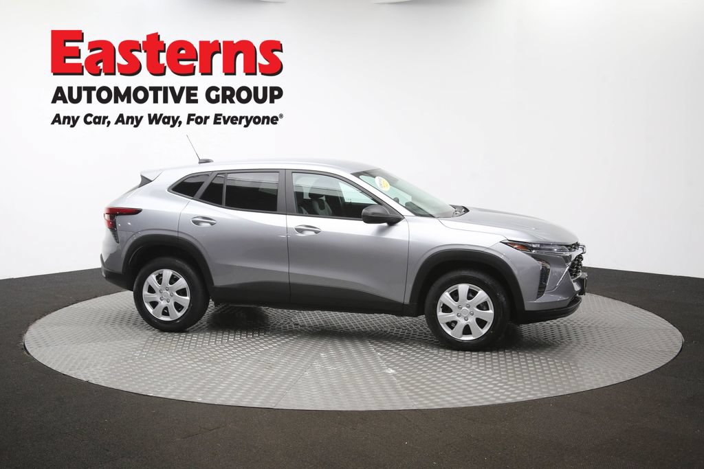 Used 2024 Chevrolet Trax LS FWD image 45
