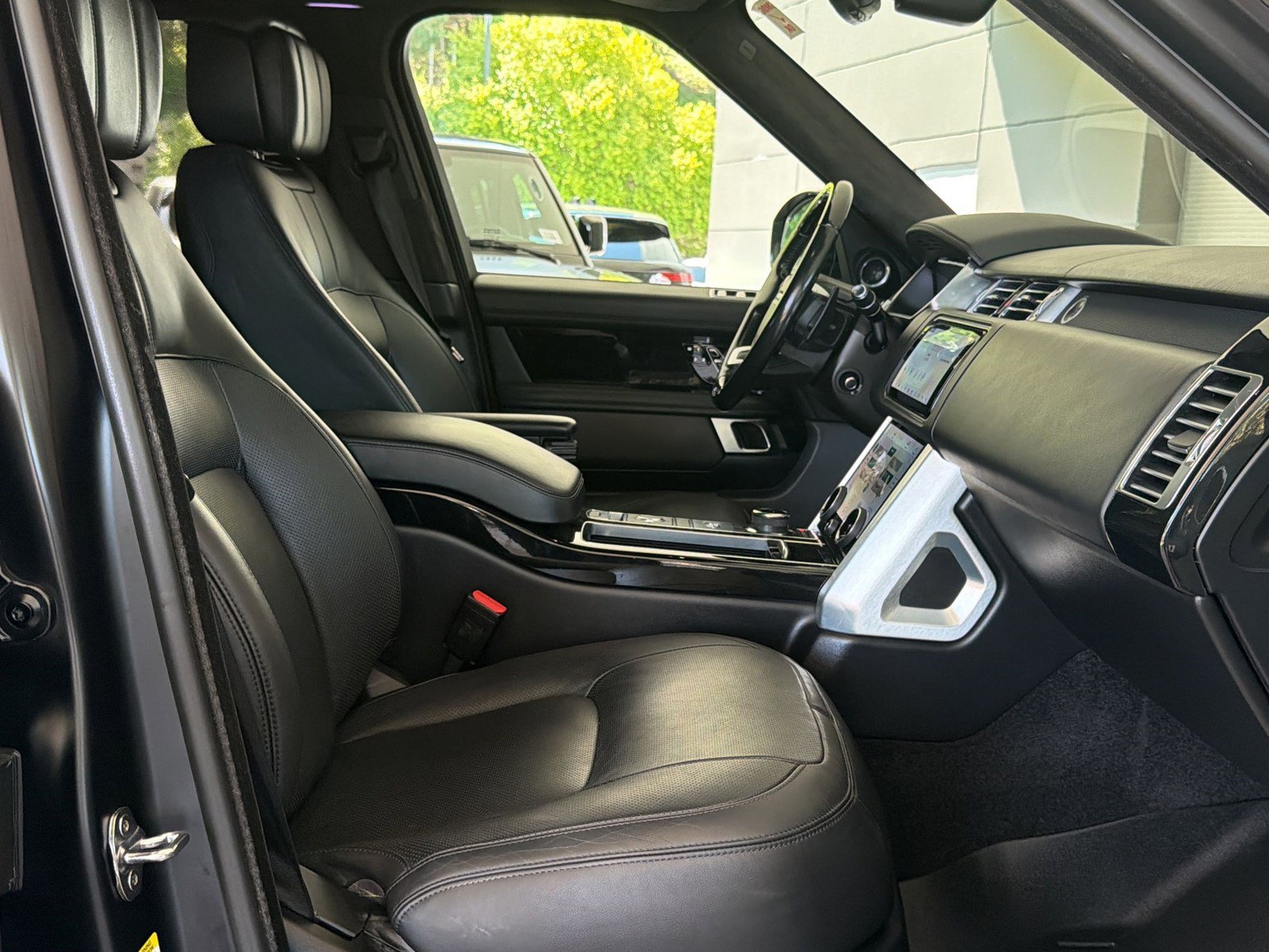 Used 2021 Land Rover Range Rover P525 Westminster Edition LWB AWD/4WD image 31