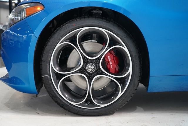 New 2025 Alfa Romeo Giulia AWD image 11