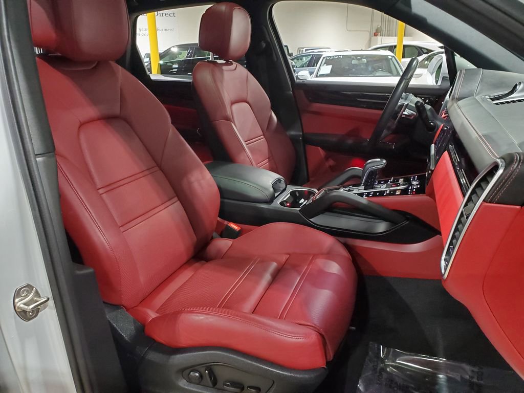 Used 2022 Porsche Cayenne image 14