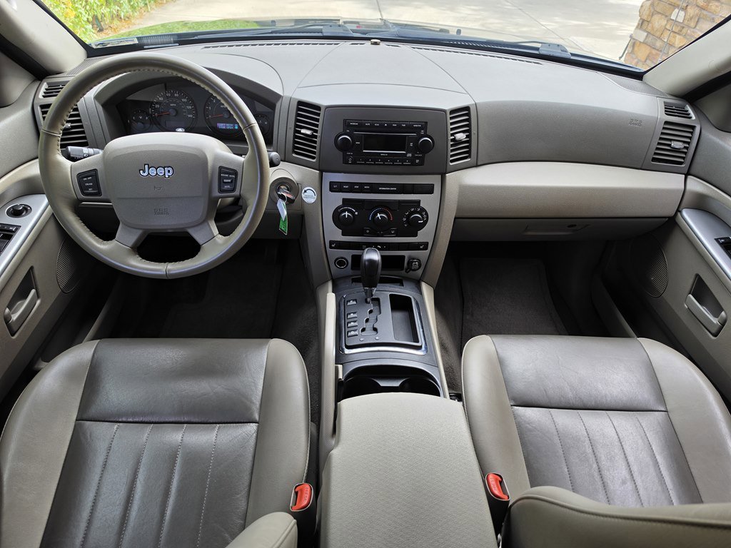 Used 2005 Jeep Grand Cherokee Laredo RWD image 38