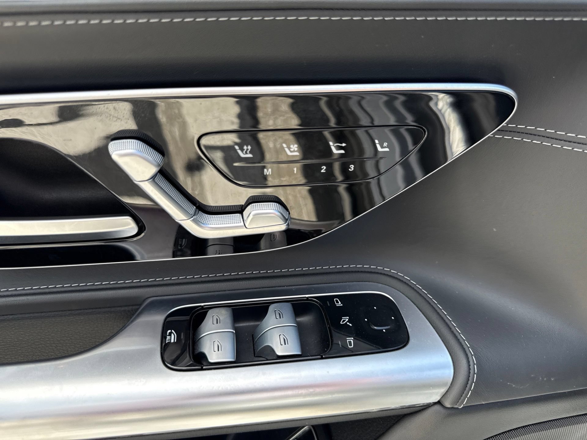 Used 2022 Mercedes-Benz SL 55 AMG 4MATIC image 15
