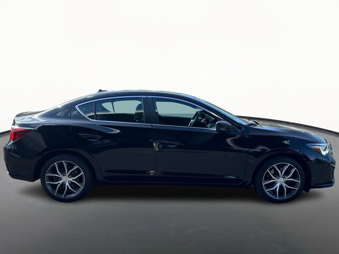 Used 2022 Acura ILX w/ Premium Package FWD image 2