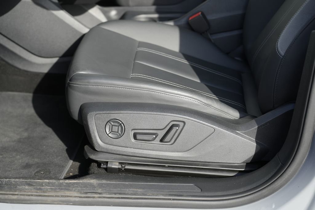 Used 2024 Audi Q4 e-tron Premium Plus w/ Premium Plus image 21