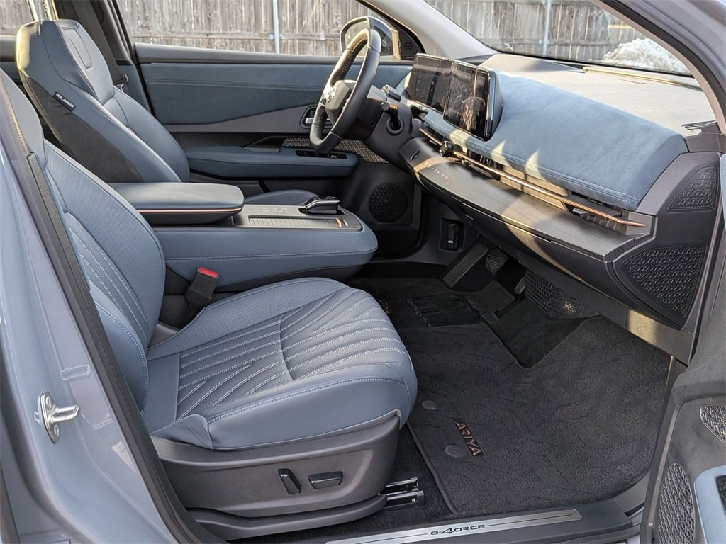 Used 2024 Nissan Ariya AWD image 23