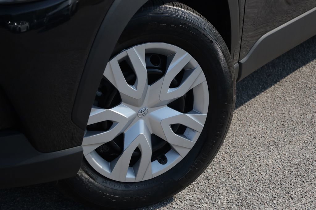 Used 2023 Toyota Corolla Cross L FWD image 14