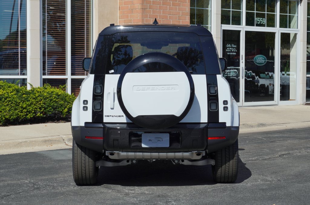 New 2026 Land Rover Defender 110 S AWD/4WD image 5