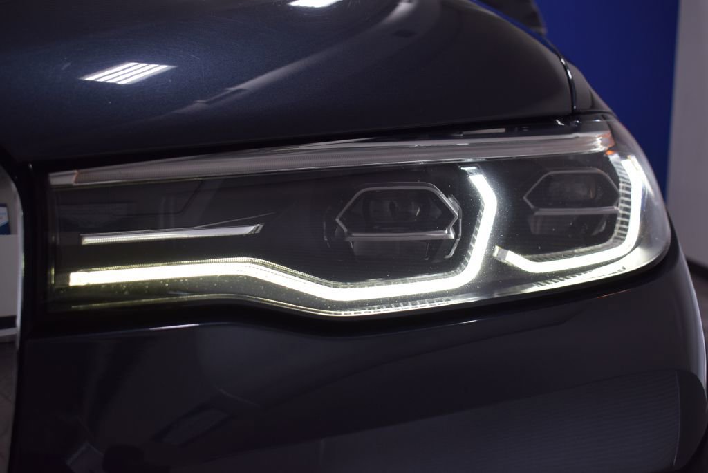 Used 2020 BMW X7 xDrive40i w/ Premium Package image 32