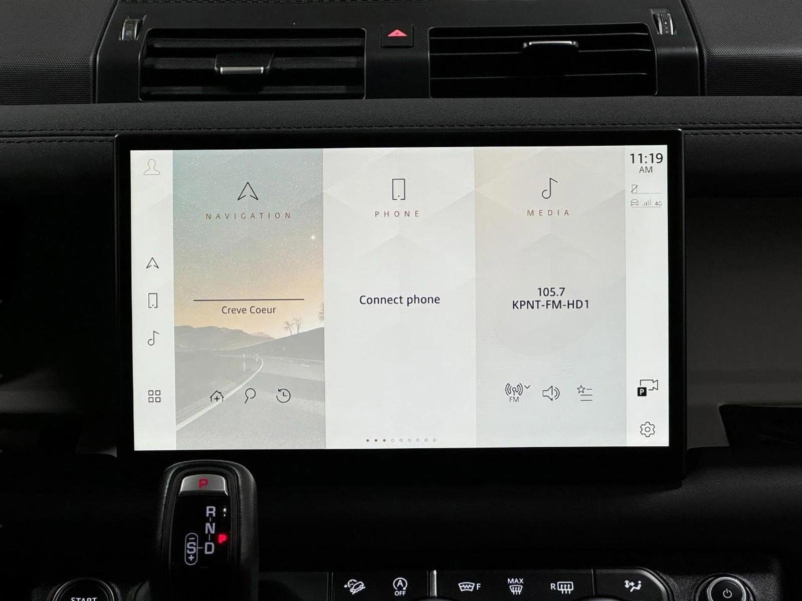 Used 2023 Land Rover Defender 130 SE image 12