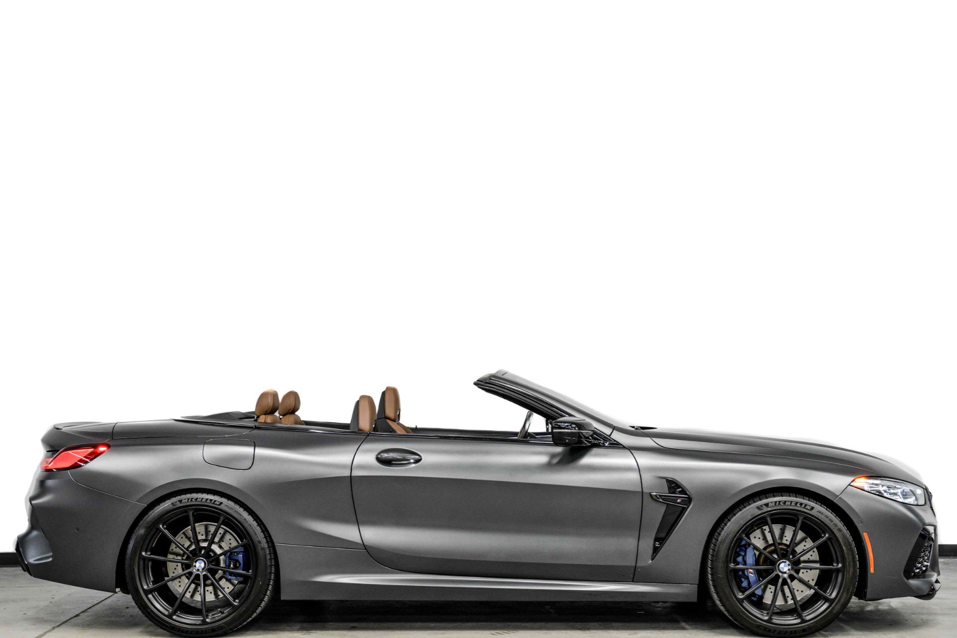 Used 2022 BMW M8 Competition AWD/4WD image 2