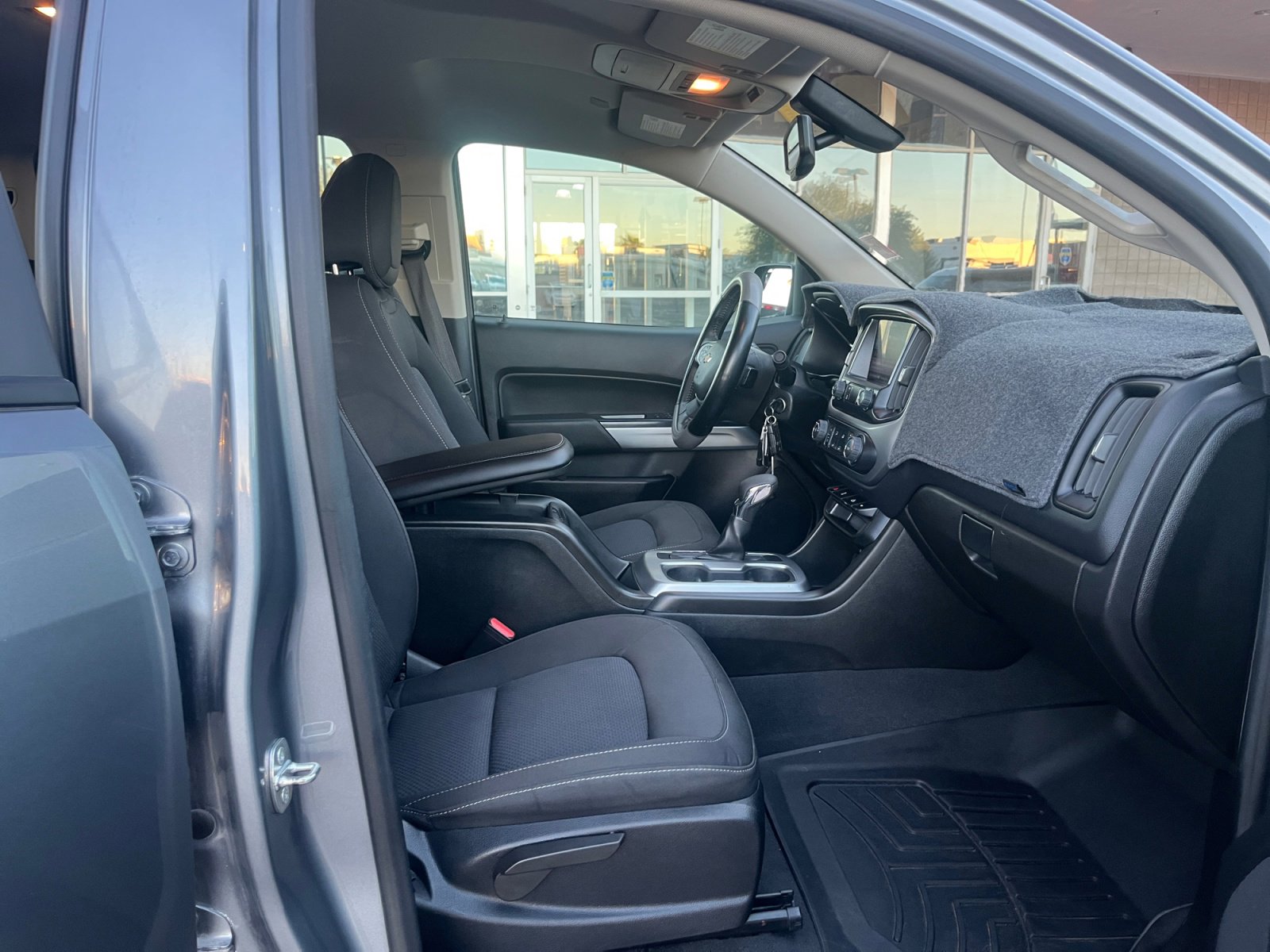 Used 2022 Chevrolet Colorado LT w/ LT Convenience Package image 19