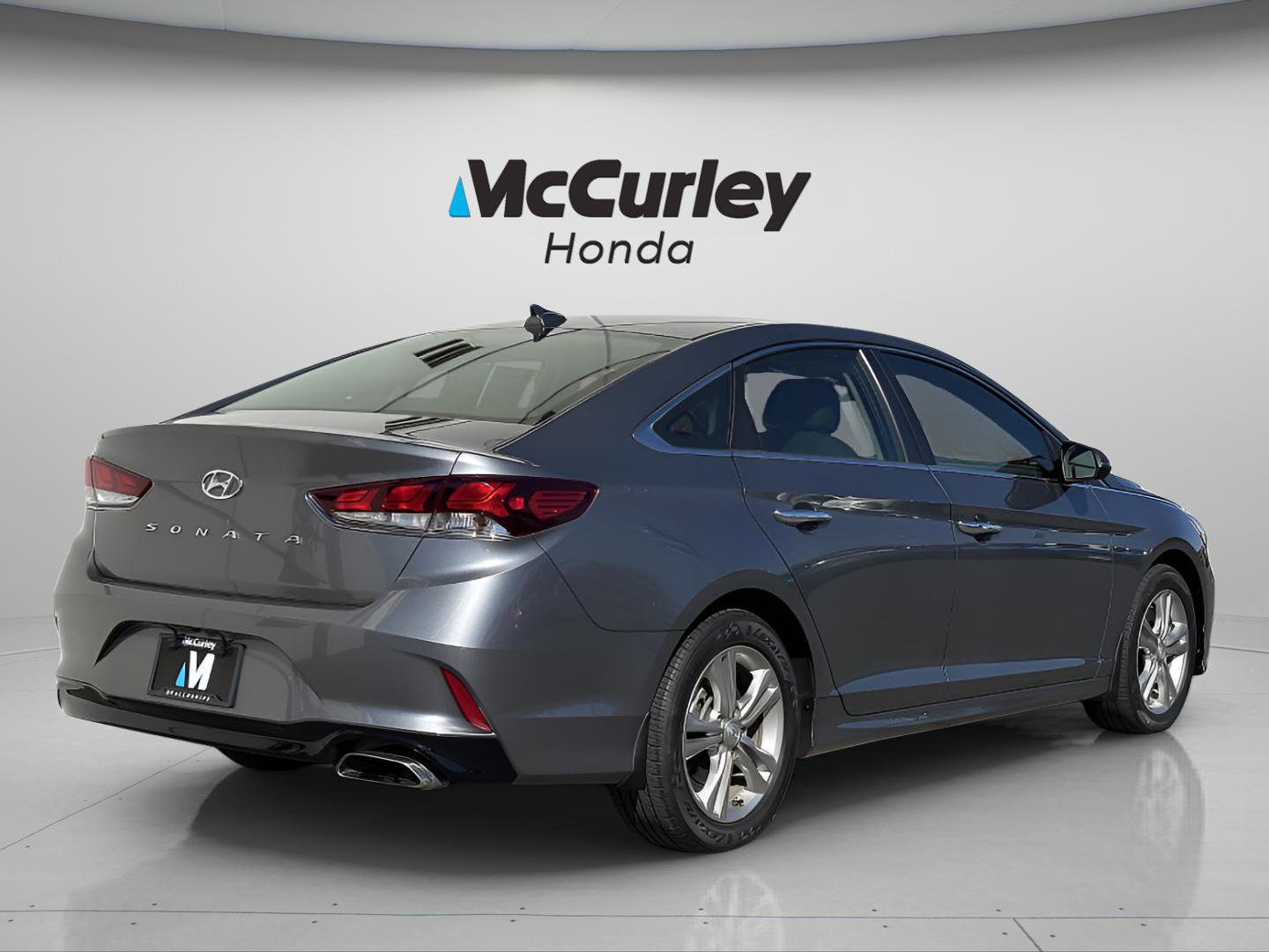 Used 2019 Hyundai Sonata SEL w/ Tech Package 02 FWD image 3