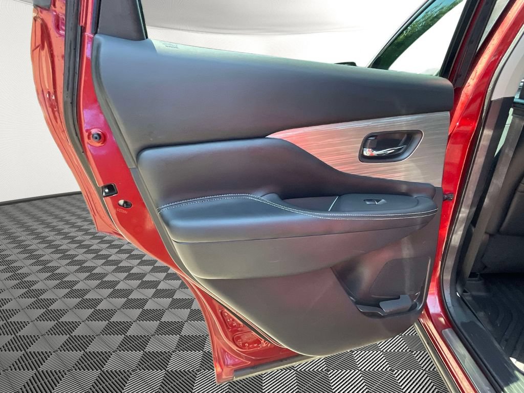 Used 2017 Nissan Murano Platinum w/ Platinum Technology Package FWD image 14