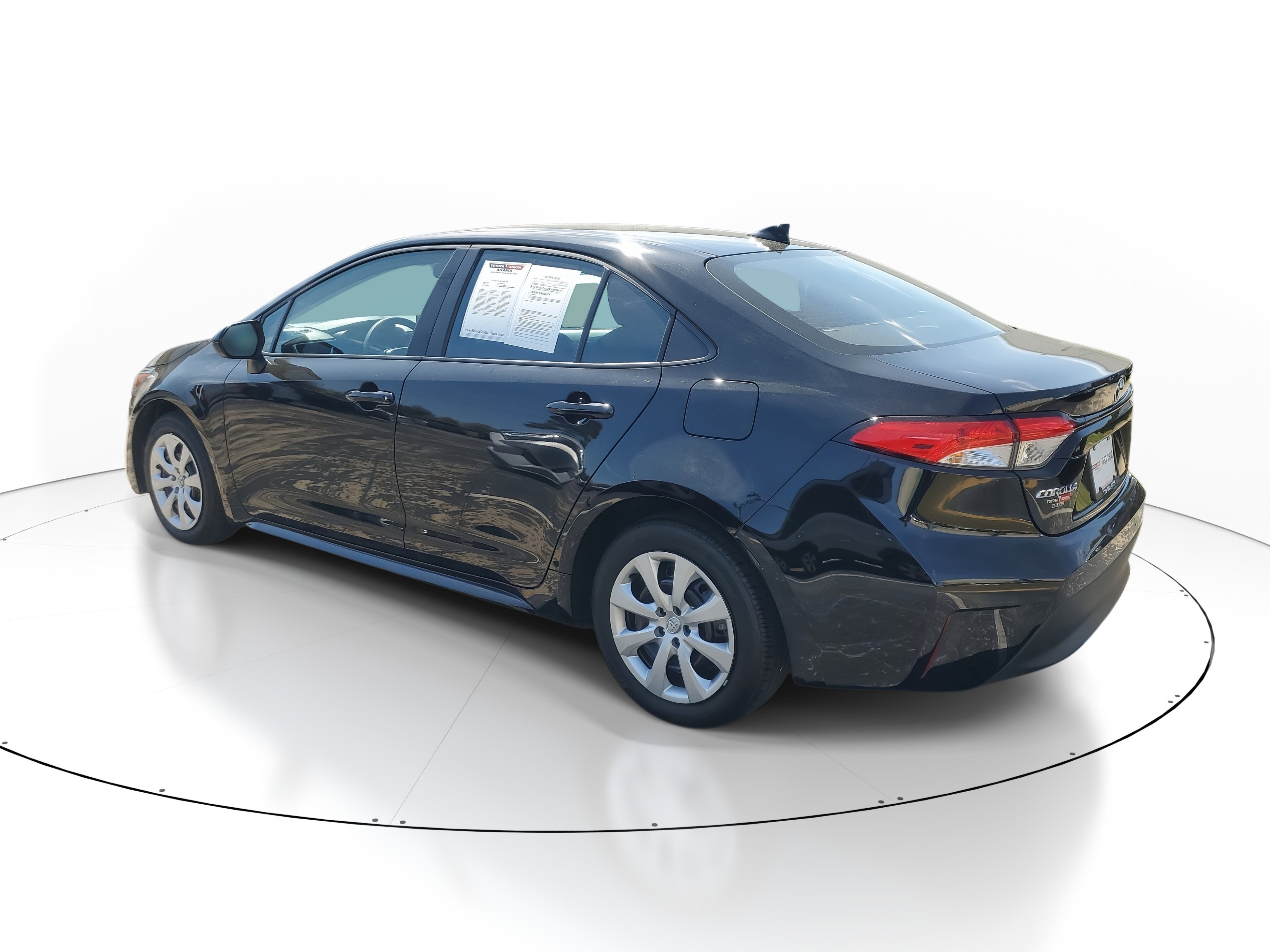 Used 2025 Toyota Corolla LE image 4