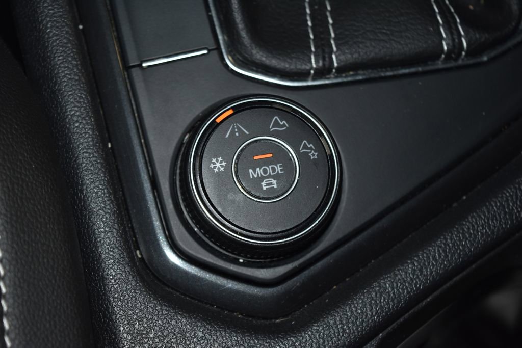 Used 2024 Volkswagen Tiguan SE image 18